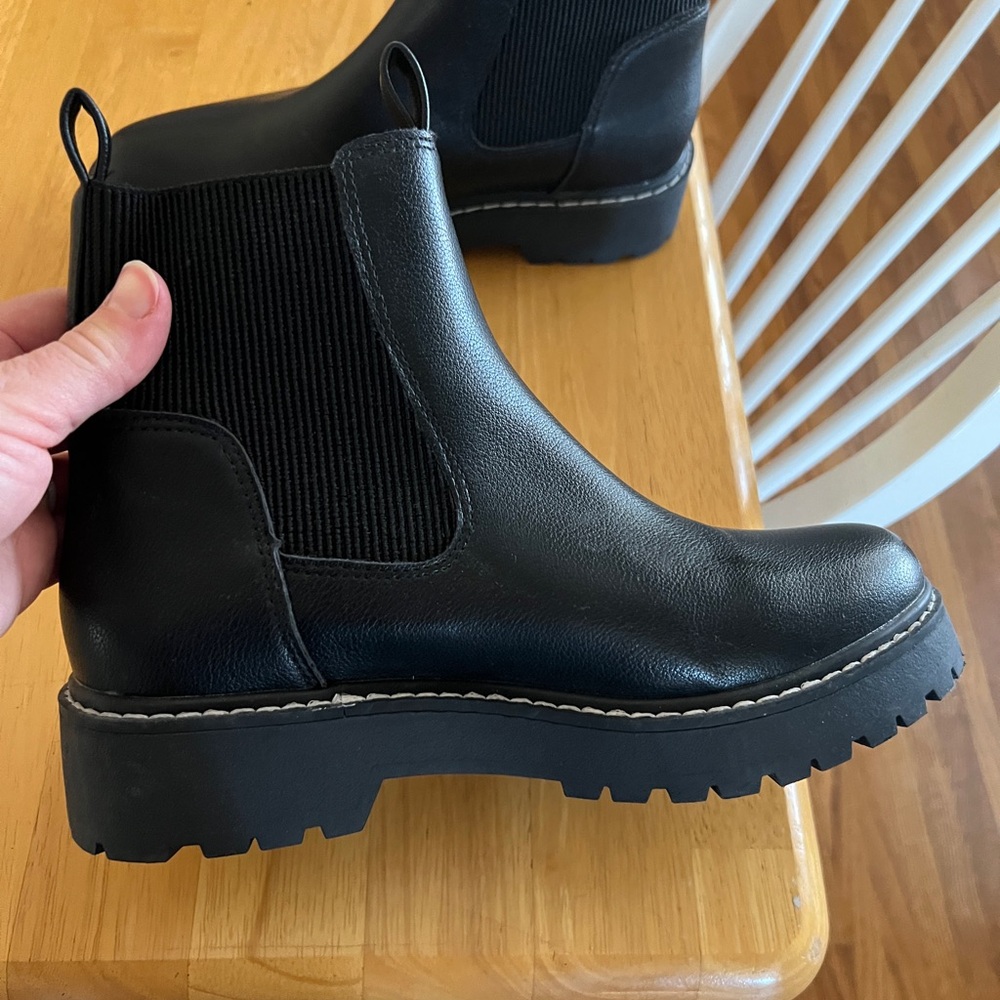 NWOT DV by Dolce Vita Black Chelsea Boots
